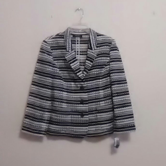 Jacket - Picture 4 of 10